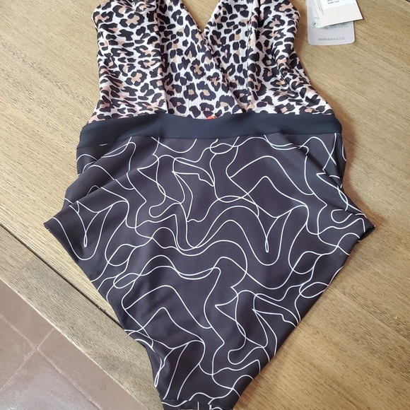 NWT MAAJI SIZE S XL SHADOW CASCADE SERENNA V PLUNGE ONE PIECE - Picture 4 of 5